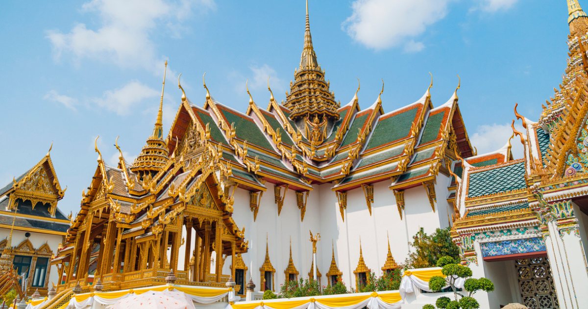 Half-Day Railway Market and Floating Market Tour in Thailand