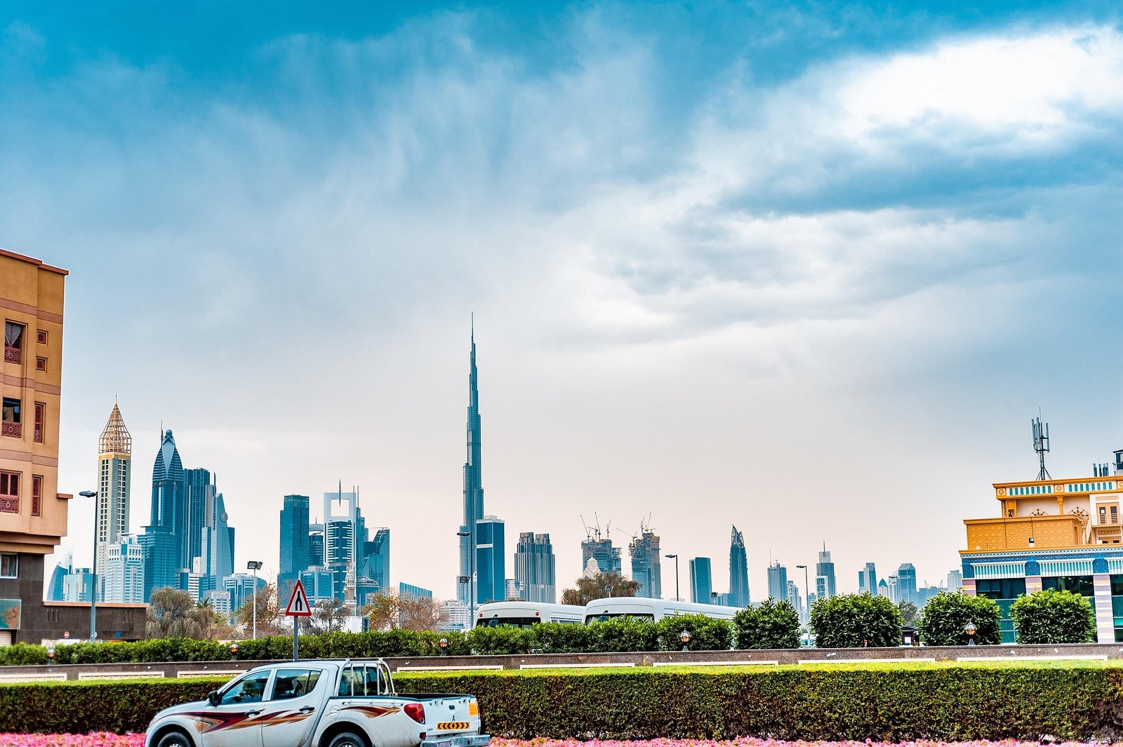 Why Dubai Should Be Your Next Destination & How to Find Cheap Flights Online