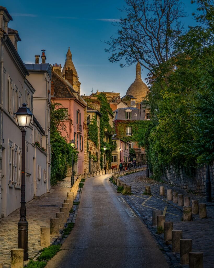 visit Montmartre as a part of your Paris travel itinerary